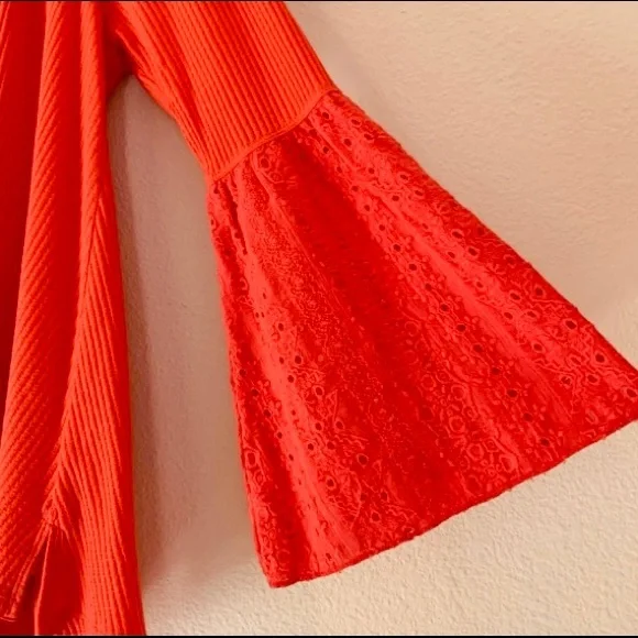 *SOLD* Like New Free People V-Neck Blouse - Picture 5 of 6